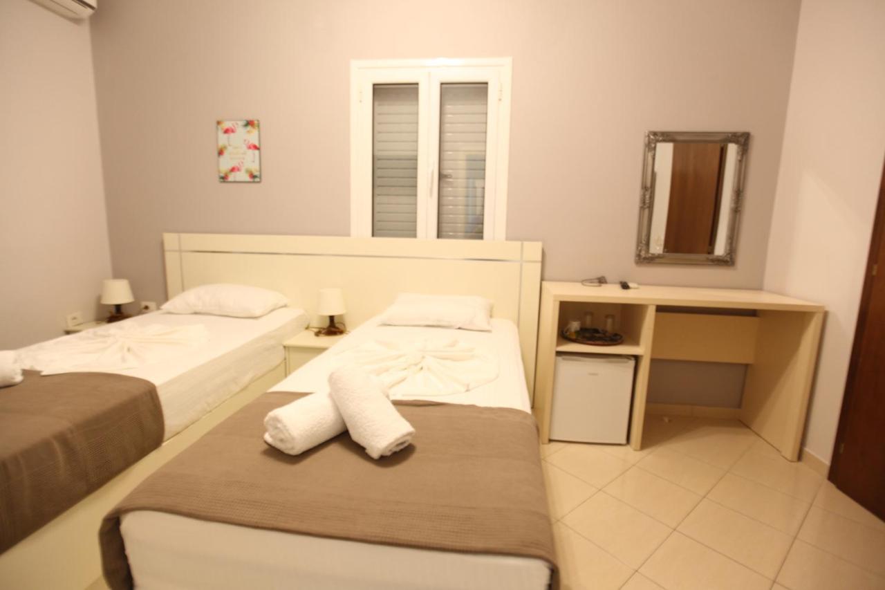 Hotel Prishtina Sarande Exterior photo