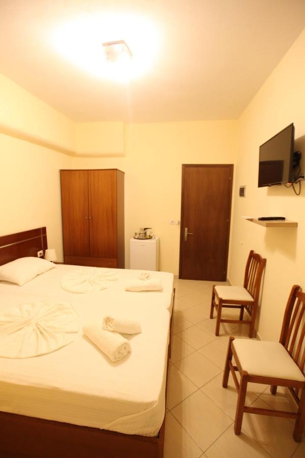 Hotel Prishtina Sarande Exterior photo